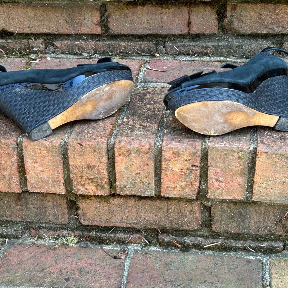 Charles David Black Wedge Heels - Picture 7 of 11